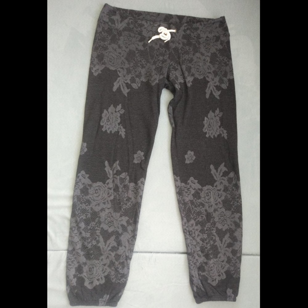 XS Monrow Vintage Black Grey Lace Fleece Joggers